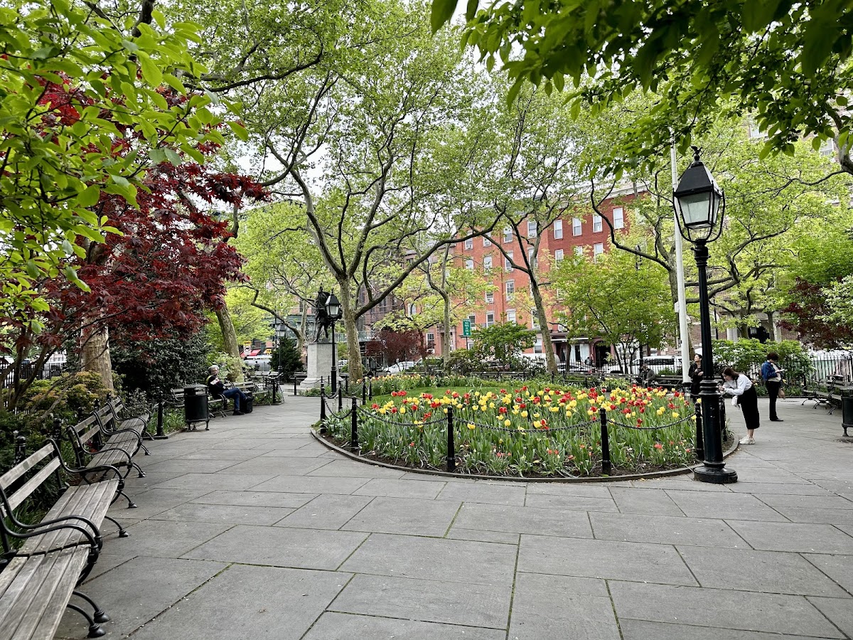 Abingdon Square - Photo 2