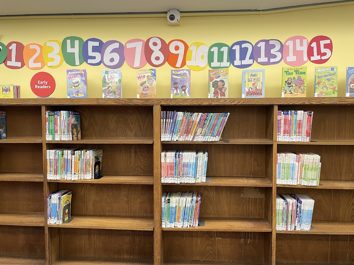 Bloomingdale Library - Photo 2