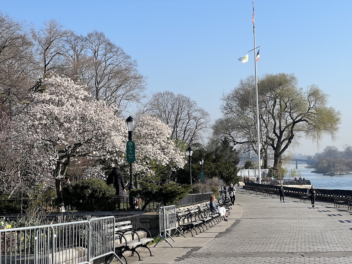 Carl Schurz Park - Photo 3