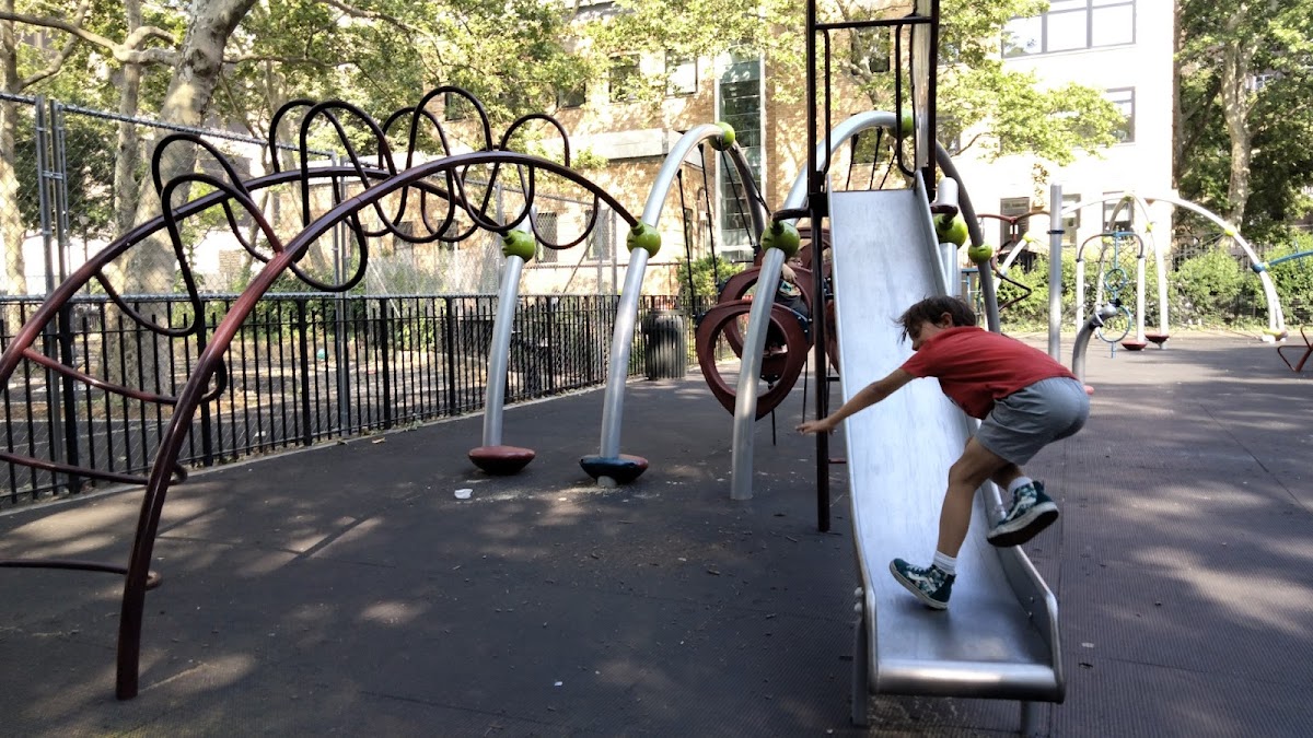 Chelsea Park Playground - Photo 2