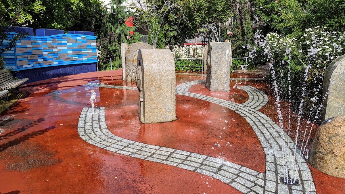 Chelsea Waterside Playground - Photo 3