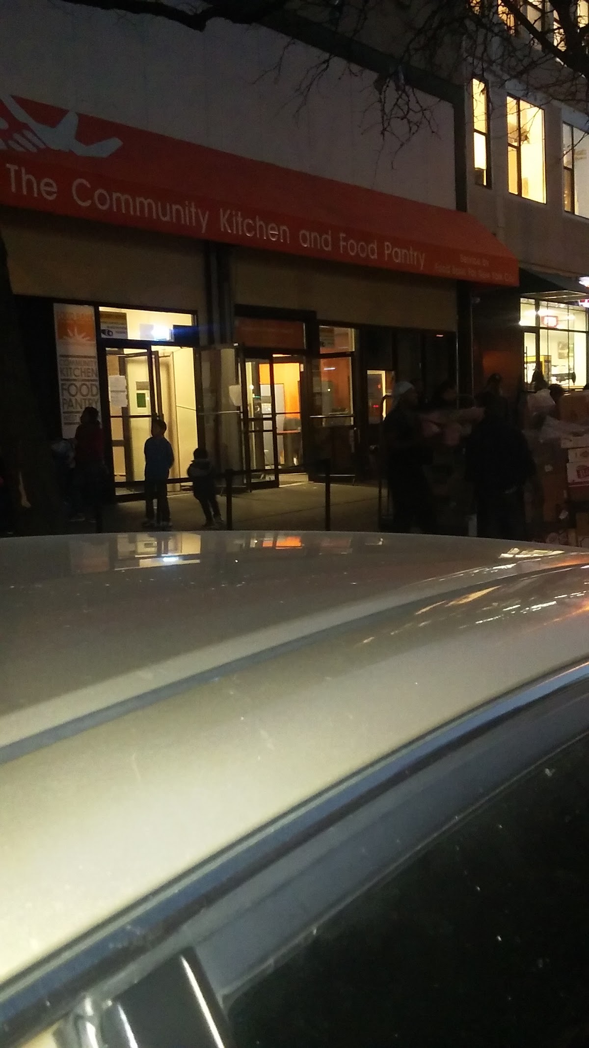 Community Kitchen - Photo 3