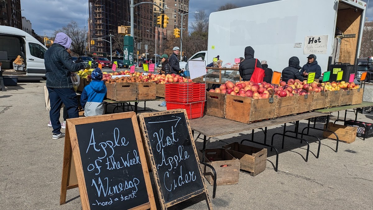 Grand Army Plaza Greenmarket - Photo 5