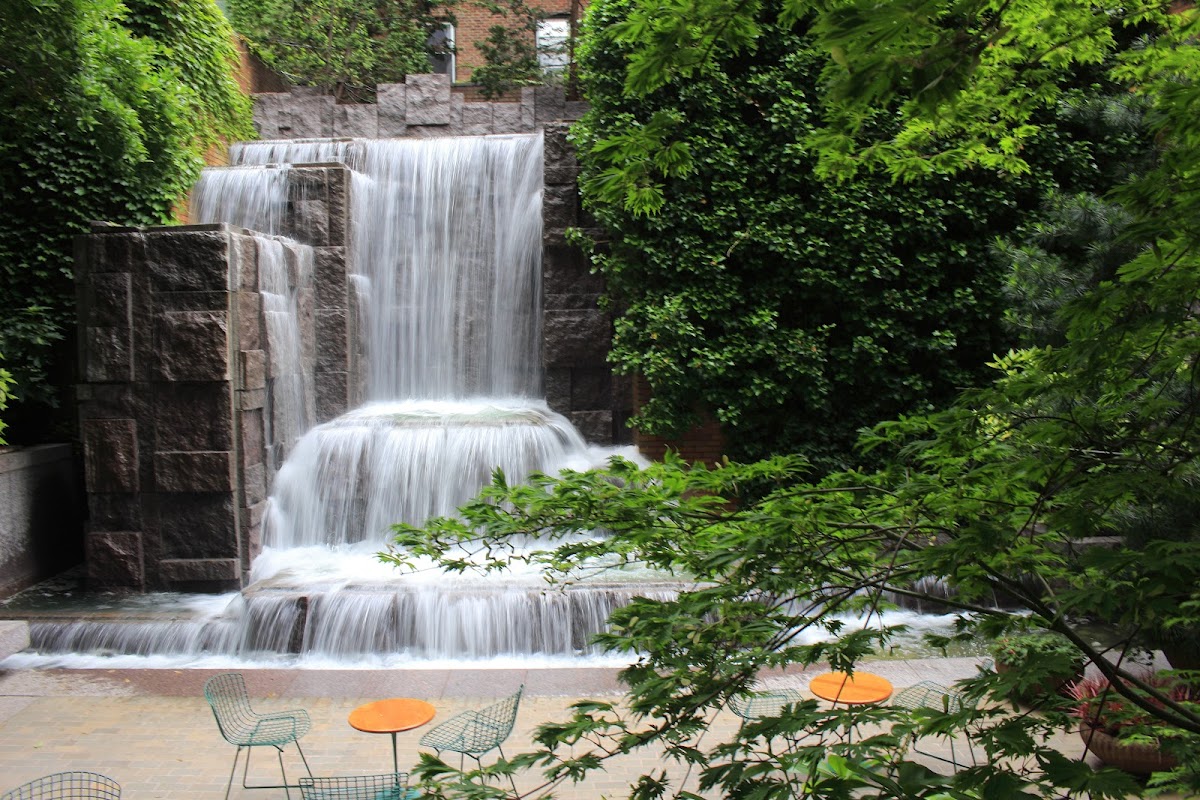 Greenacre Park - Photo 3