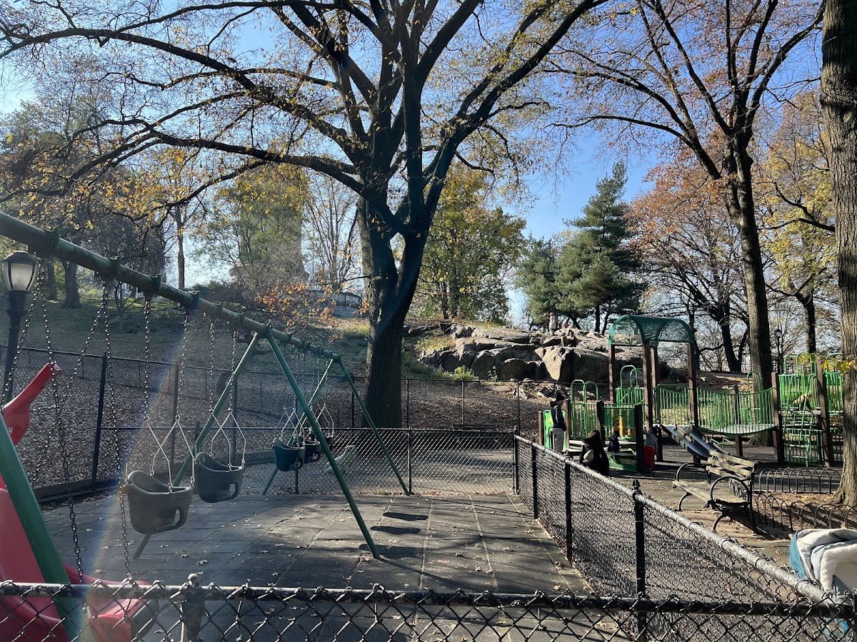 Hippo Playground - Photo 2