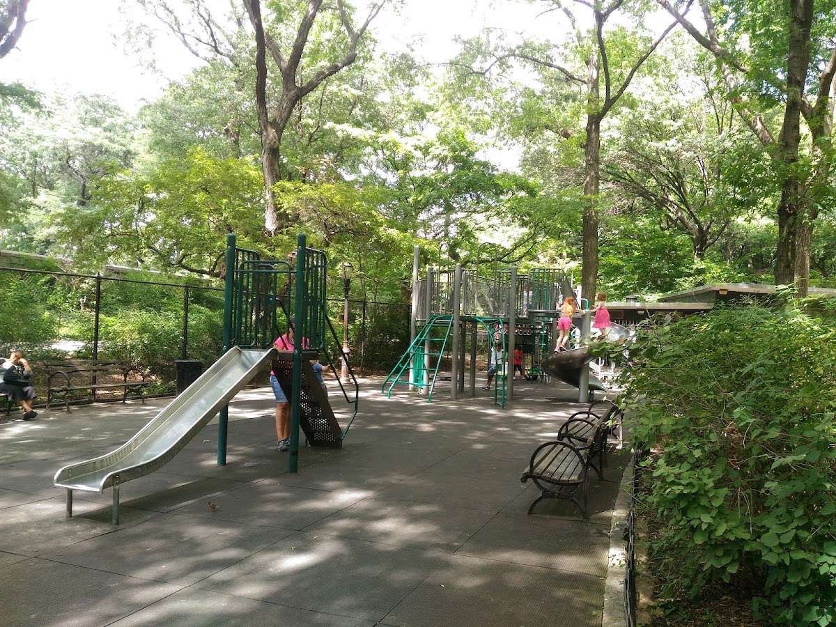 Hippo Playground - Photo 3