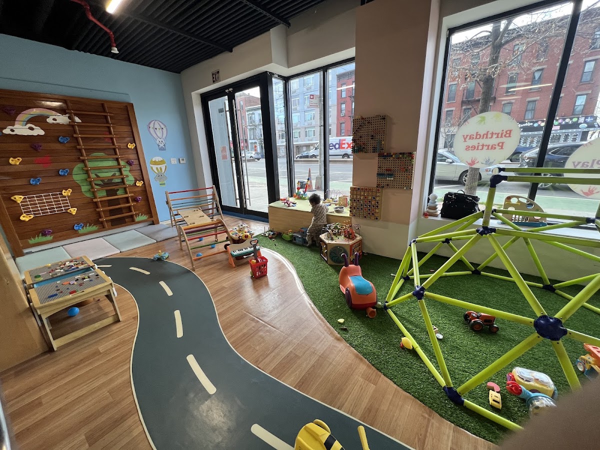 Kids Town Play Space - Photo 2