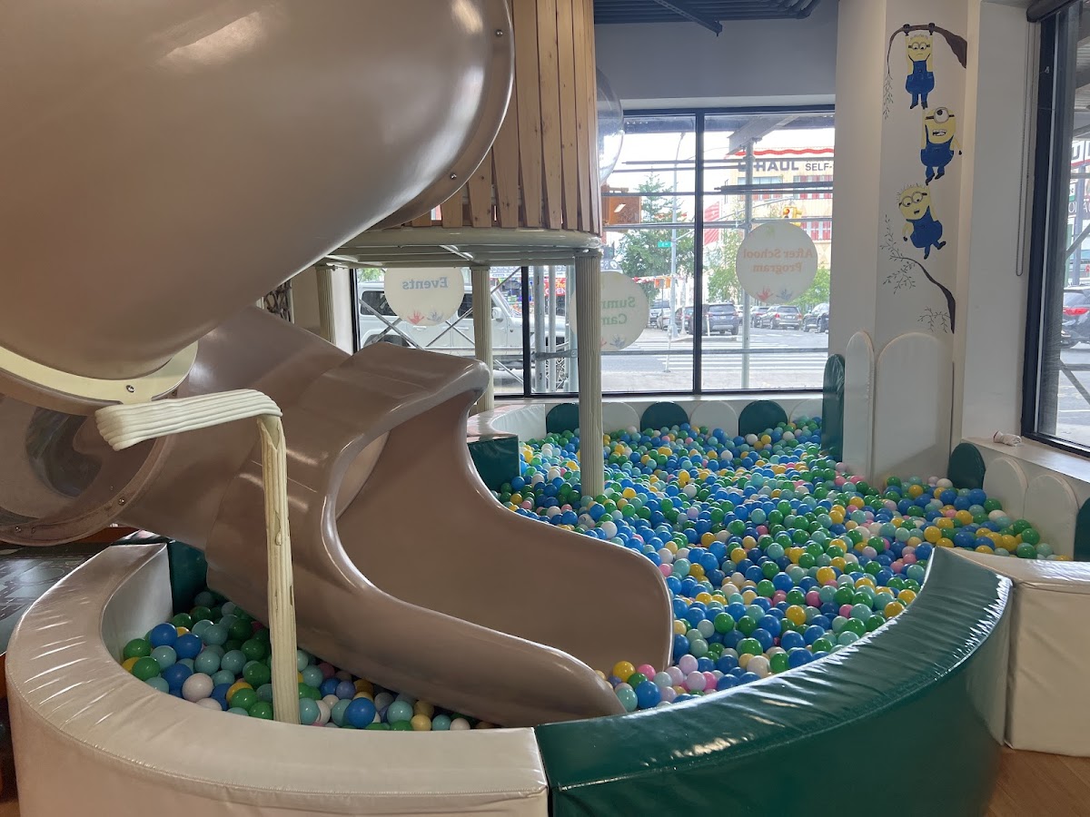 Kids Town Play Space - Photo 5