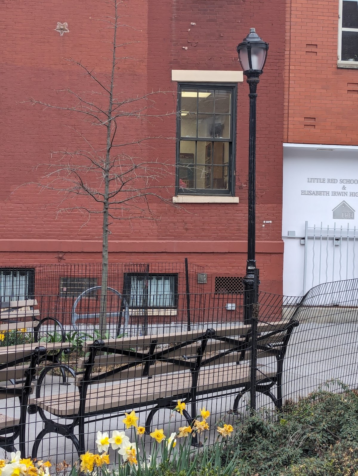 Little Red Square - Photo 3