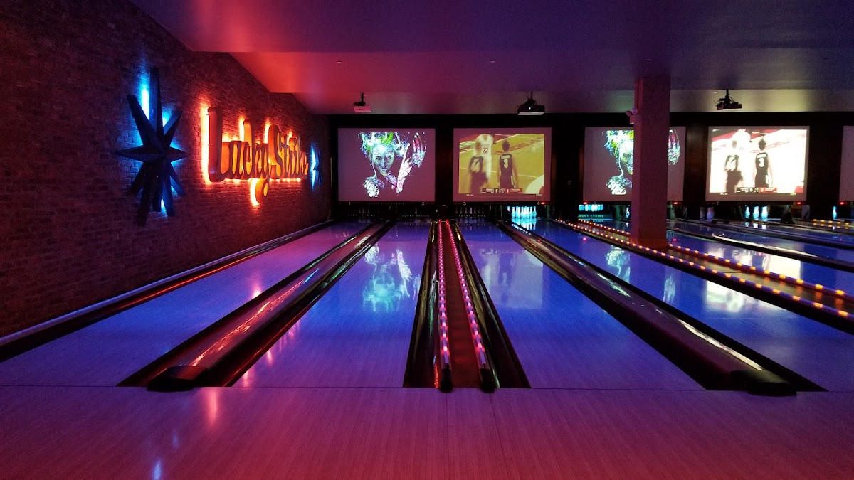 Lucky Strike Times Square - Photo 5