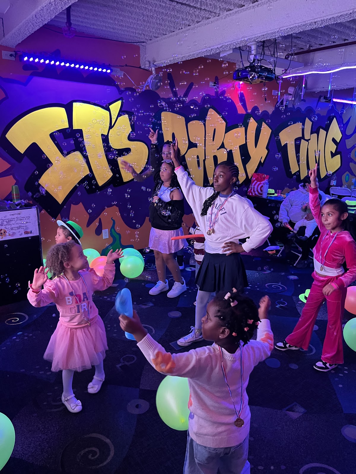 Max Adventures Kids Birthday Party Place - Photo 7