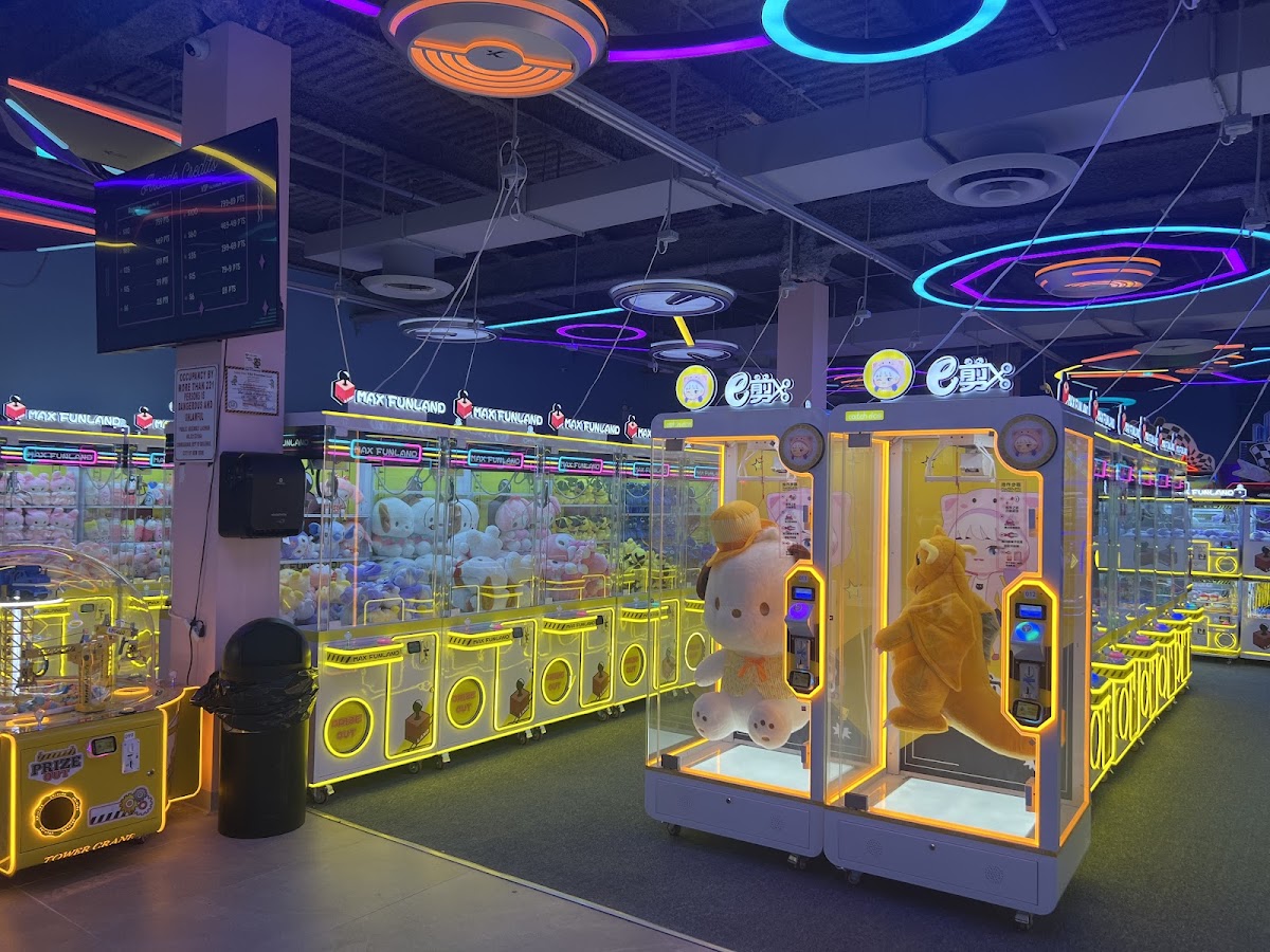 Max Funland - Photo 1