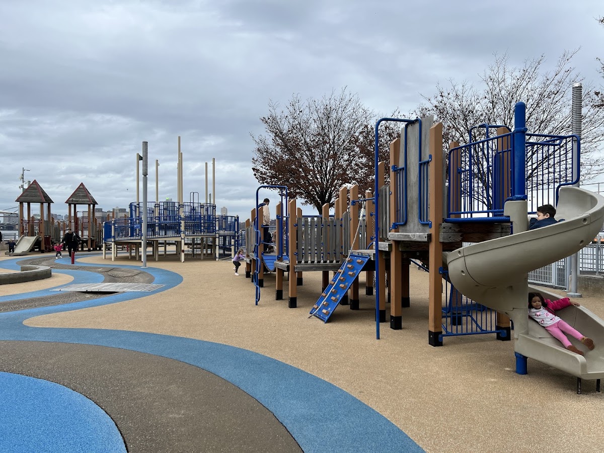 Pier 51 at Hudson River Park - Photo 5