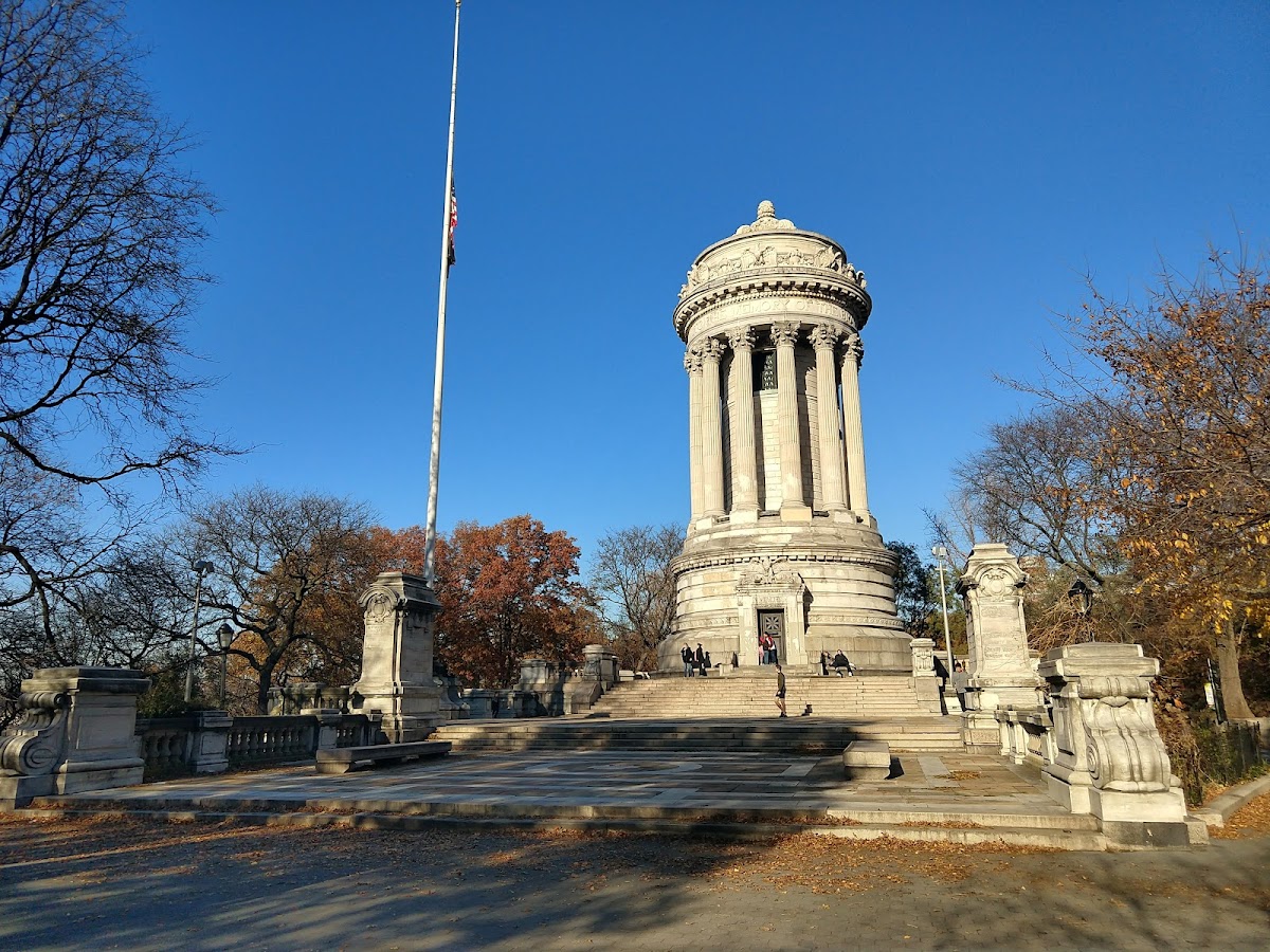 Riverside Park - Photo 4