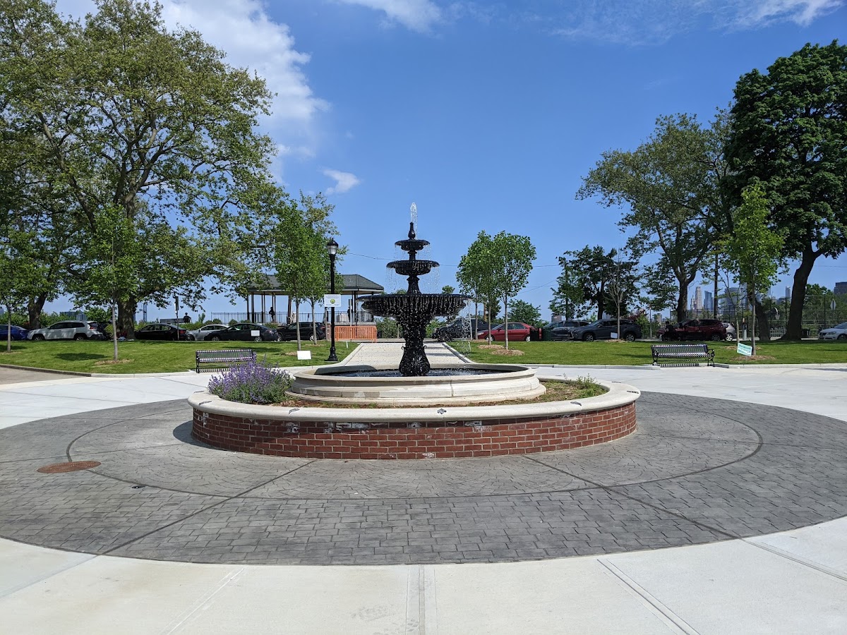 Riverview-Fisk Park - Photo 1