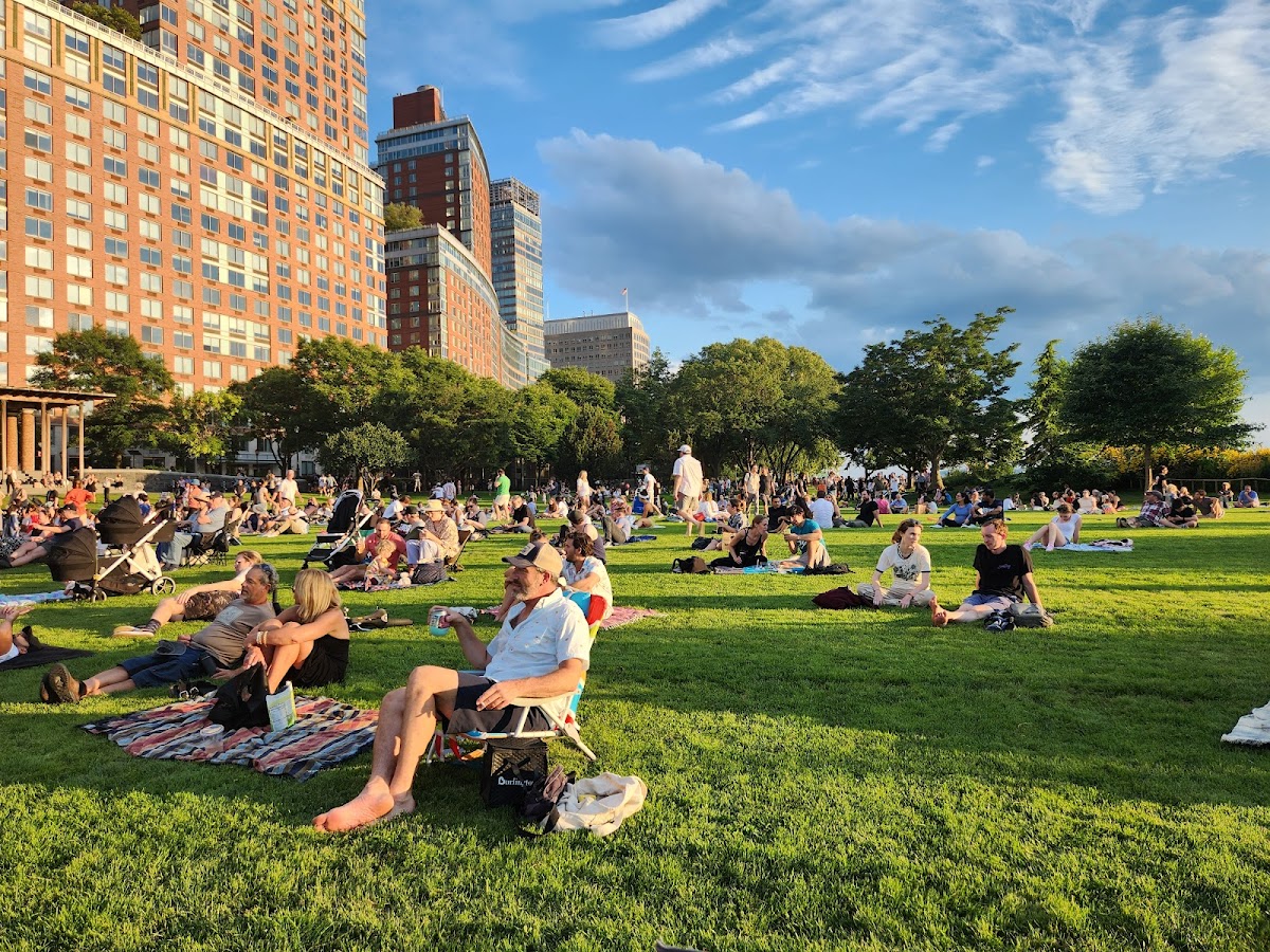 Rockefeller Park - Photo 6