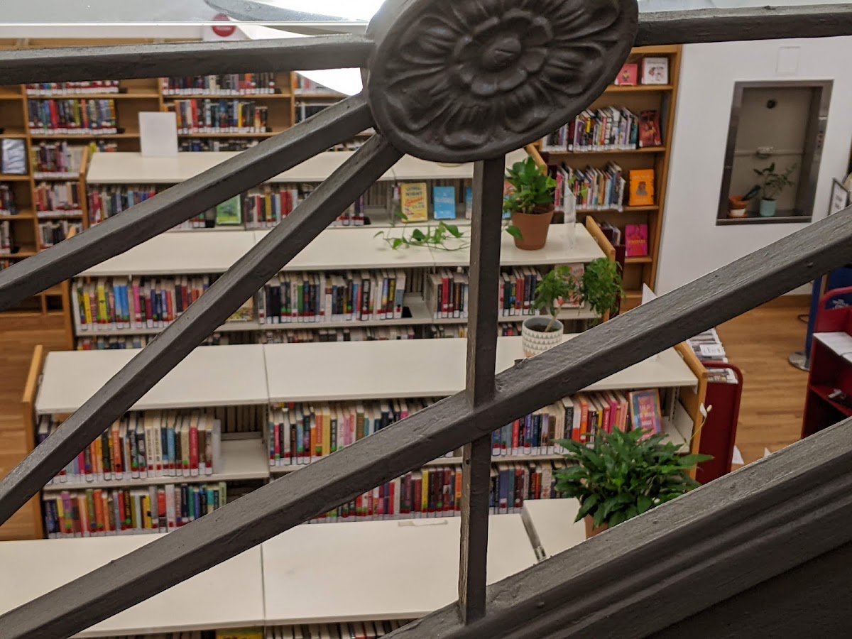 Tompkins Square Library - Photo 3