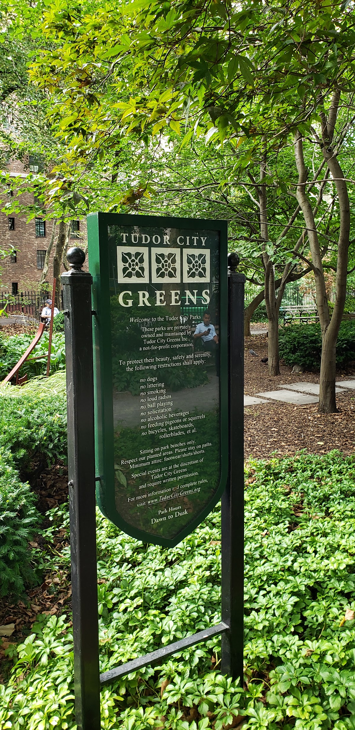 Tudor City Greens - Photo 4