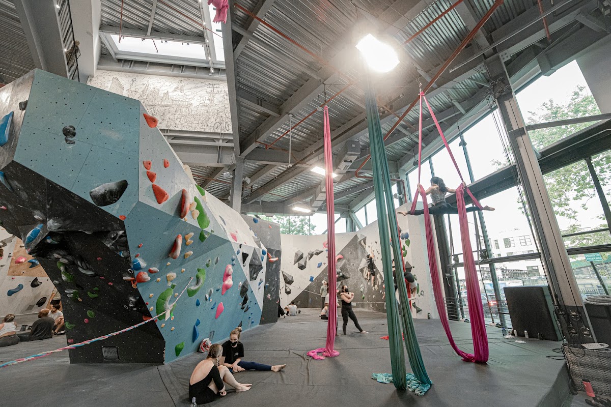 VITAL Climbing Gym - Brooklyn - Photo 1