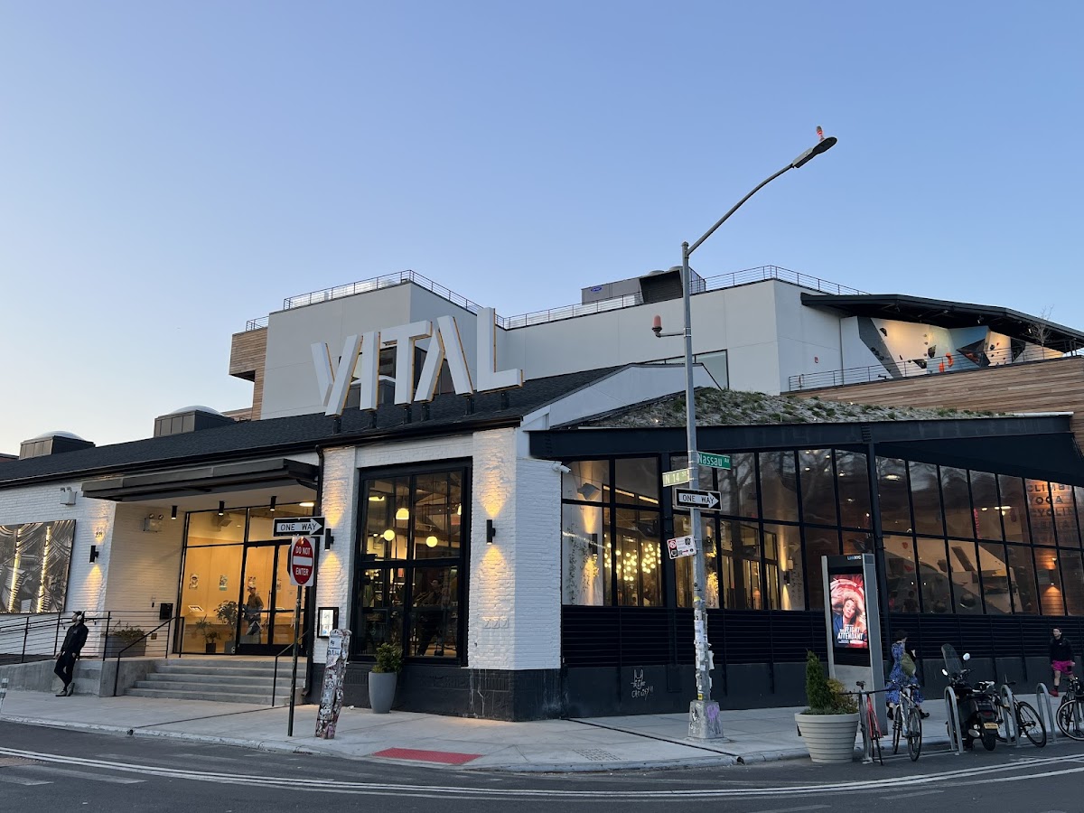 VITAL Climbing Gym - Brooklyn - Photo 6