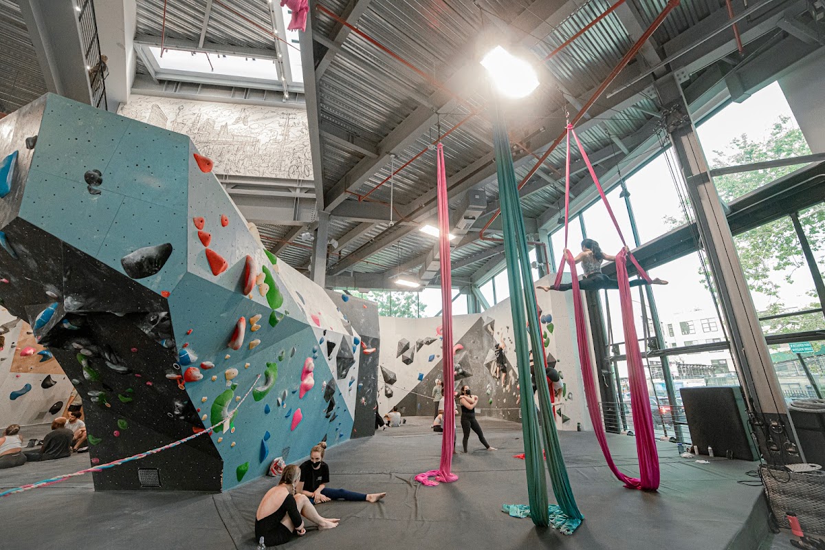 VITAL Climbing Gym - Brooklyn - Photo 9