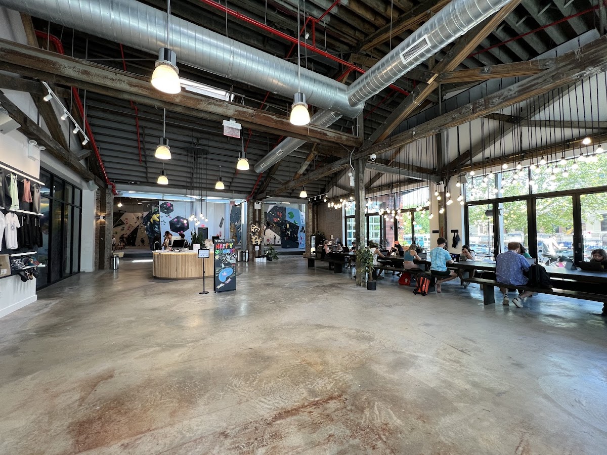 VITAL Climbing Gym - Brooklyn - Photo 10